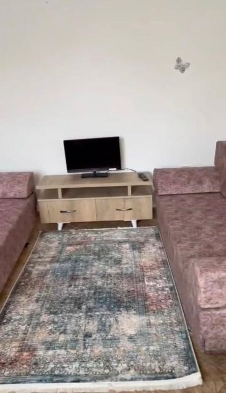 Qera | Shtëpi private 1 + 1 | Rruga Xhanfize Keko | 300 €/muaj