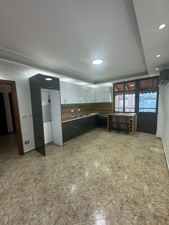 Apartment 3+1+2 for Rent  55,000 lek