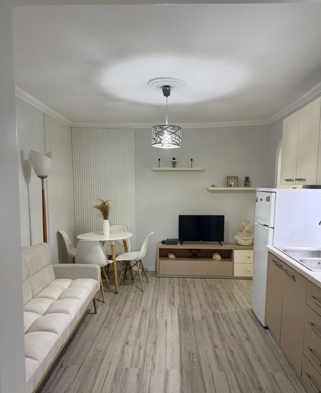 Affitto | Apartament 1 + 1 | Brryli | 500 €/mese