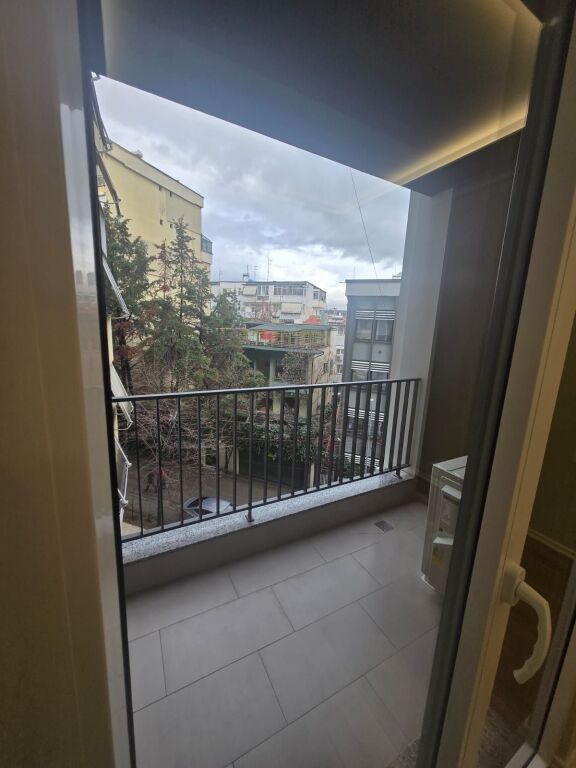 Rent | Ambjent Biznesi | Komuna e Parisit | 600 €/month