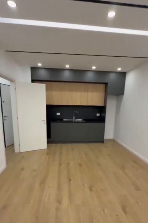 Jepet me qira apartament 1+1 bosh në Astir!