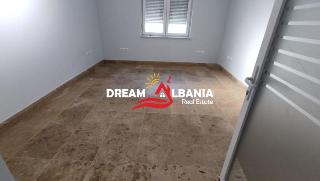 Jepen Zyra me qera ne Rrugen 5 Maji prane Concord (ID 42611571)
