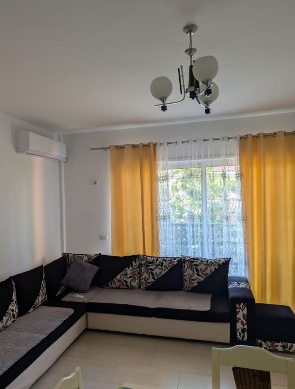 Qera | Apartament 1 + 1 | Rruga 5 Maji | 400 €/muaj