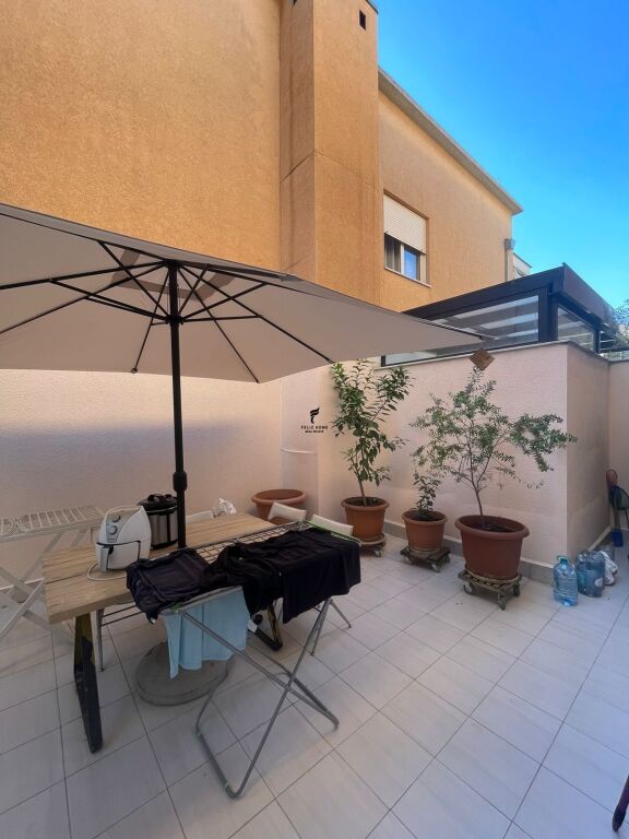 SHITET APARTAMENT 2+1+2+DEPO KOMUNA E PARISIT 320.000 EURO FH-83866