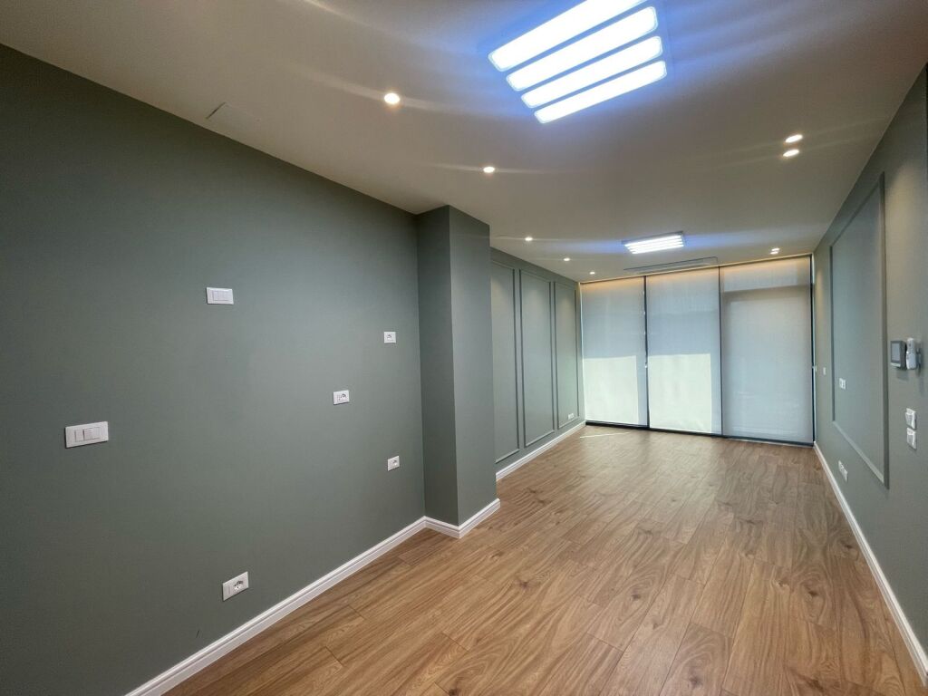 Zyre per qira tek Lake View Residence