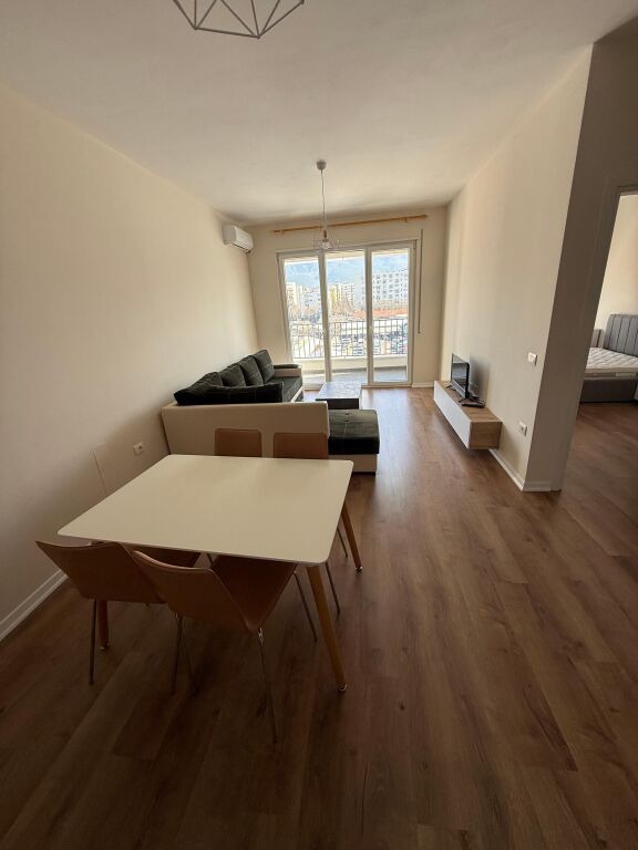 Apartament 1+1 me qira te 5 Maji Tirane