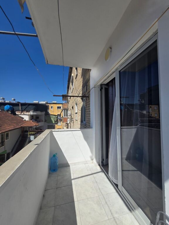Garsoniere me qera -📍 21 Dhjetori, prane Vodafone- 440 mije leke