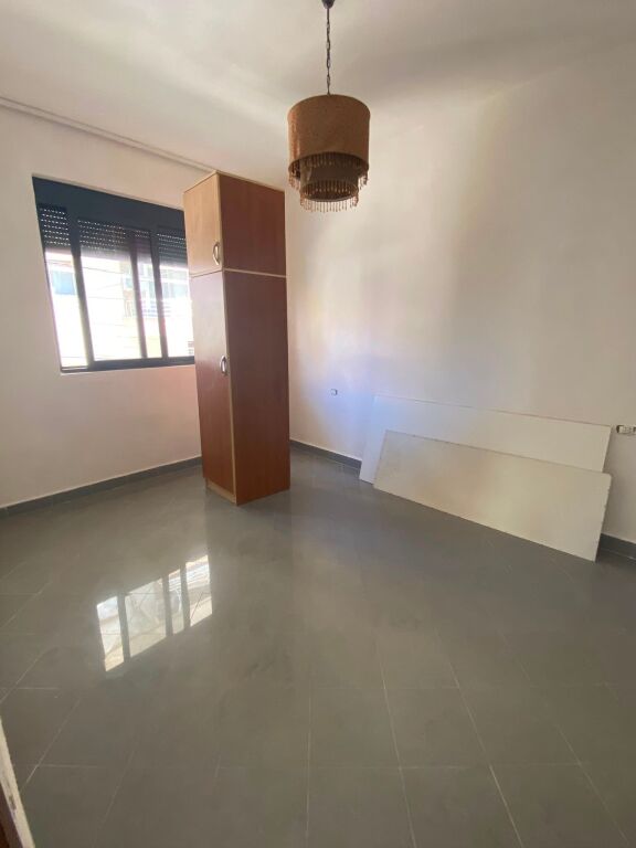 Apartament  2+1 me Qira -Qendra e Durrësit