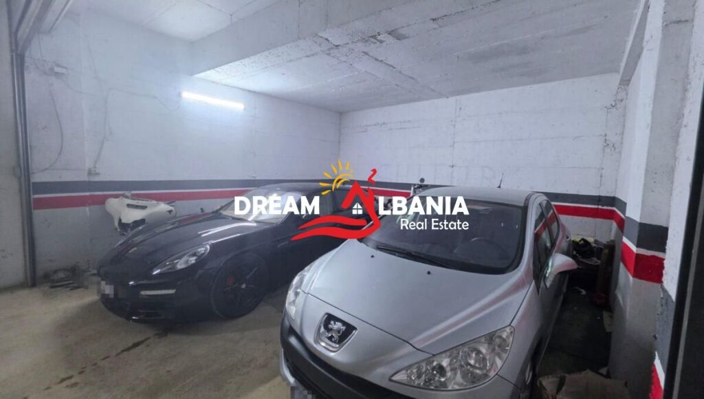 Garage for sale, with 2 parking spaces with shutter on Mine Peza Street near the Prosecutor's Office, Tirana (ID 4181130)