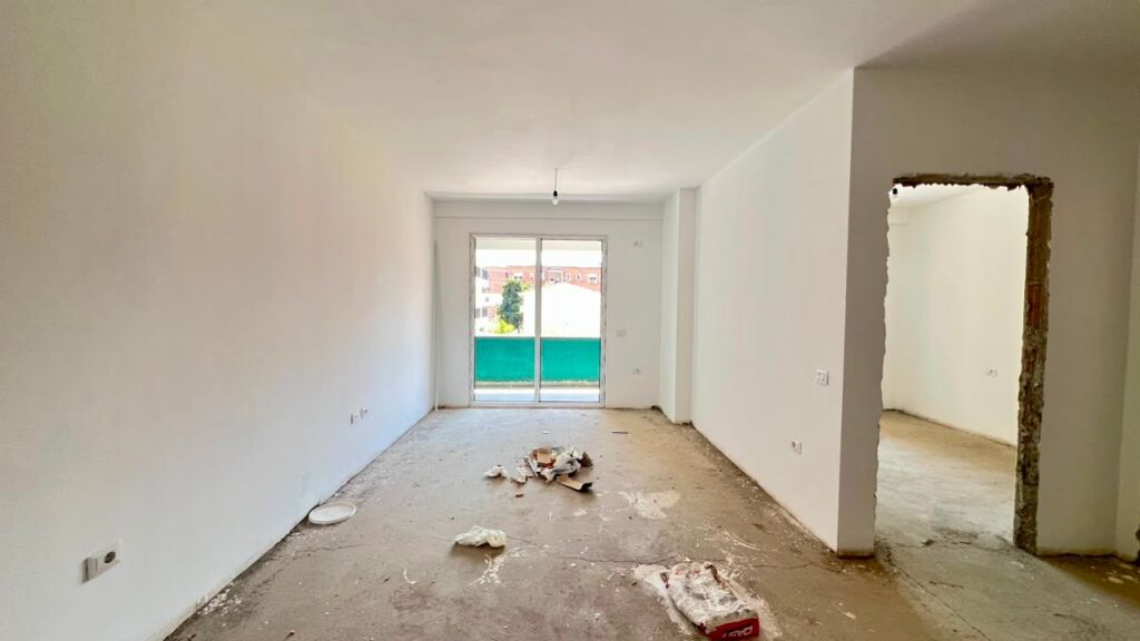 🏠 **FOR SALE: 2+1+1 Apartment with Walk-in Closet**  📍 Xhamllik 🌞 South Facing 💰 €187,000 🏢 Building Completion: 2026 🏢 2nd Floor 📐 99 m²  🔥 **Ready to Move In – August 2026** 🔥