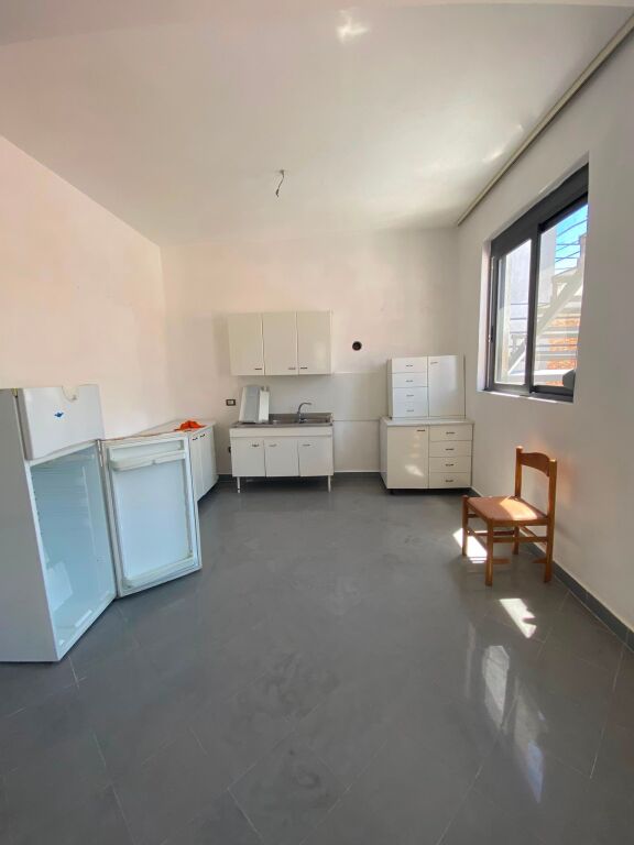 Apartament  2+1 me Qira -Qendra e Durrësit
