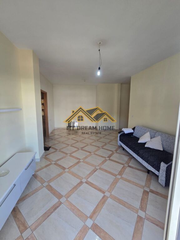 JEPET ME QIRA APARTAMENT 3+1+2 NE QENDER TE DURRESIT