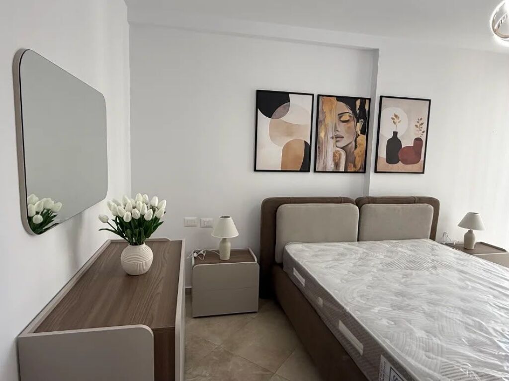 Apartament 2+1 qera, Rruga e Barrikadave
