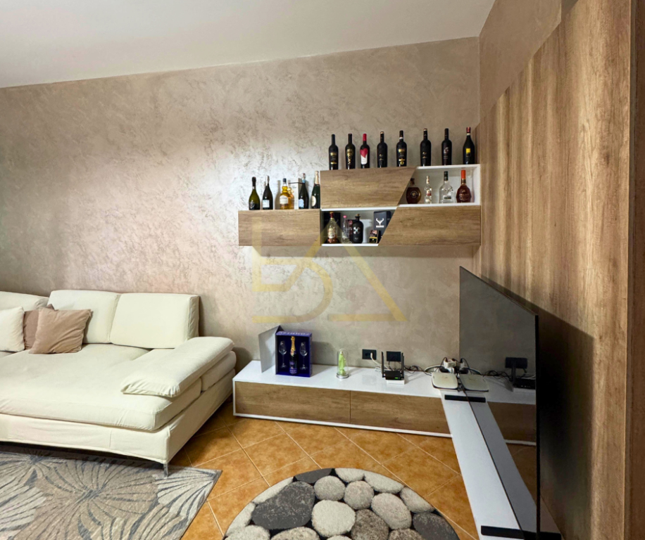 Apartament 1+1 për Shitje – Lungomare, Vlorë