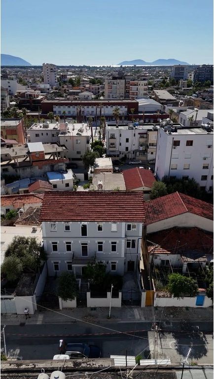 Opportunità Unica di Investimento | Edificio a 3 Piani vicino a Piazza della Bandiera, Vlora