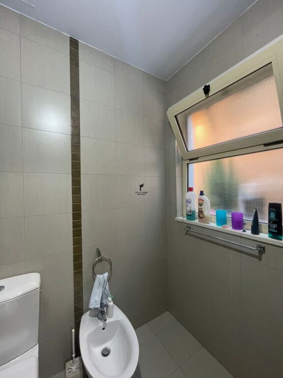 SHITET APARTAMENT 2+1+2+DEPO KOMUNA E PARISIT 320.000 EURO FH-83866