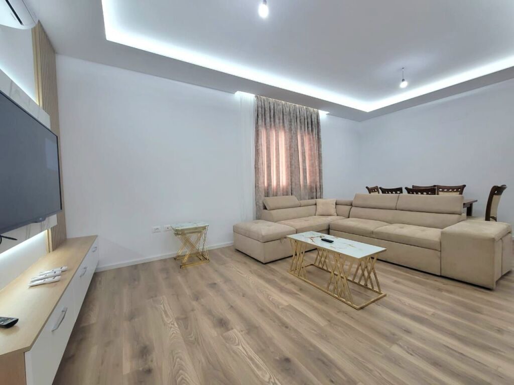 Jepet Me Qera: Shtëpi Private ( 1 Kateshe Me Oborr ) 2+1 ** Teg - Rr. E Vilave - 100% I Ri, Cilesi Premium | Jepet Bosh Ose I Mobiluar ** Sipas Kerkeses | 60,000 Leke/Muaj