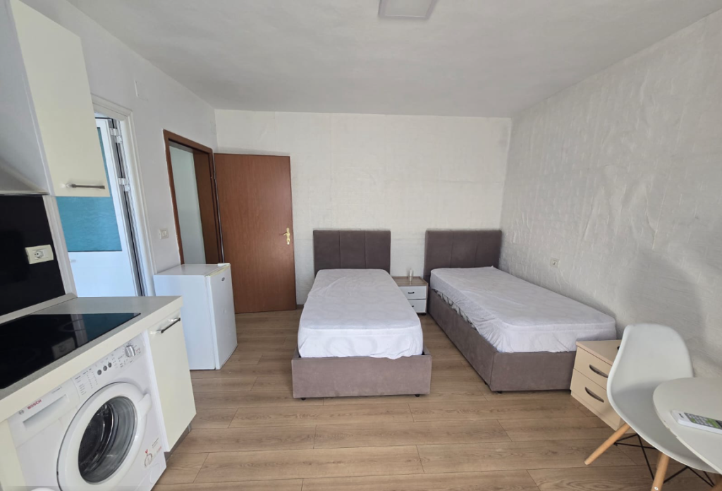 Qera | Garsoniere | Kryqezimi i 21 Dhjetorit | 440 €/muaj