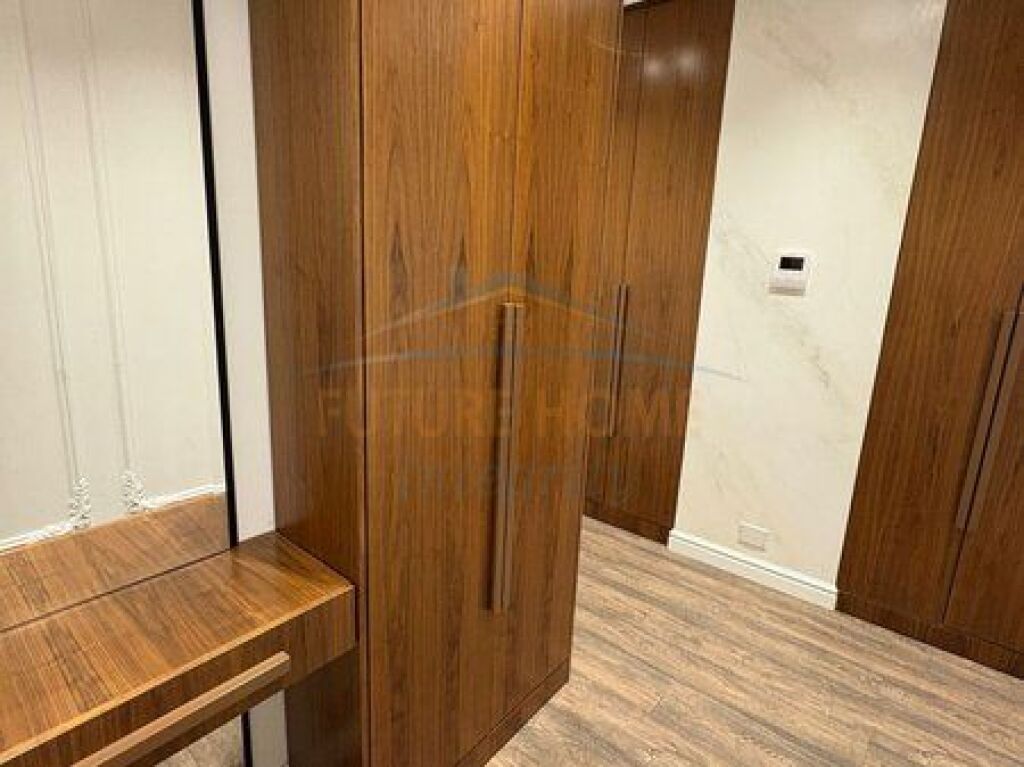 Rent, Apartment 3+1+2 Parking Spaces, Zogu i Zi, Tirana.
