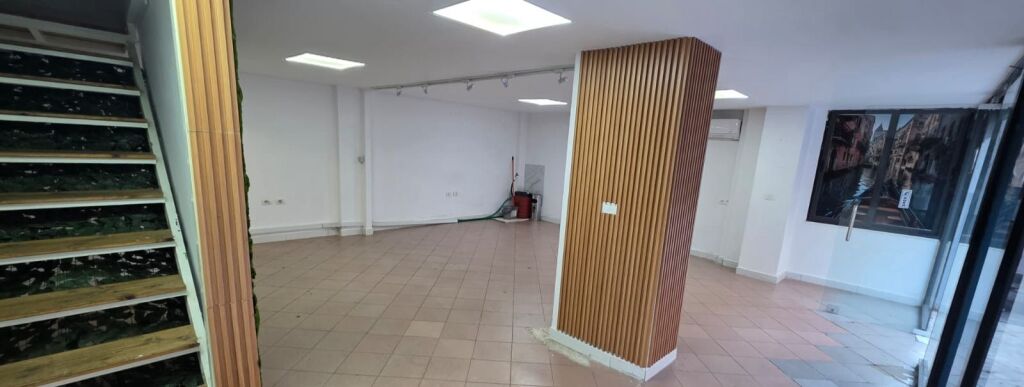 Rent | Ambjent Biznesi, Duplex | 21 Dhjetori | 800 €/month