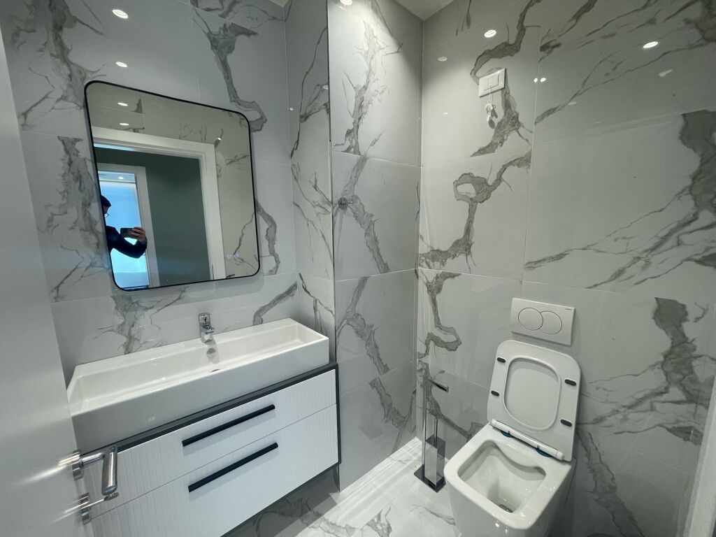 Zyre per qira tek Lake View Residence