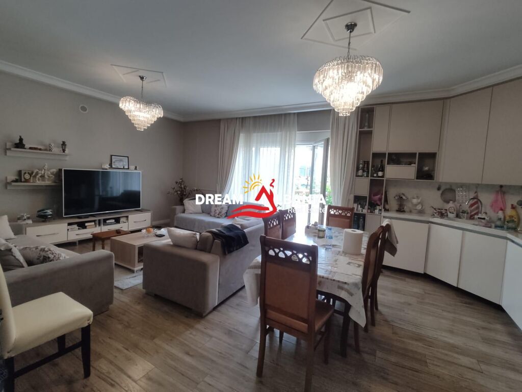 Shitet kat vile ne zonen e Ali Demit prane Rruges Myslym Lela (ID 4151222)