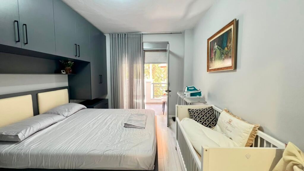 🏠 **FOR RENT: 1+1 Apartment with Terrace**  📍 Zoo Area 💰 60,000 ALL/Month 🏢 2nd Floor 📐 70 m²  ⚜️ **Recently Renovated – Located in a Quiet and Comfortable Area**