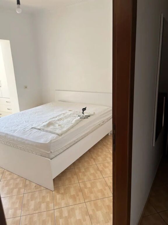 APARTAMENT ME QERA 1+1 XHAMLLIKU 40.000 LEKE FH-84010