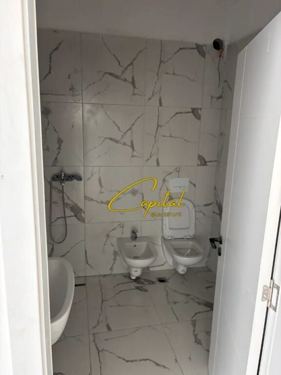APARTAMENT ME QIRA 1+1 5 MAJI 40.000 LEKE