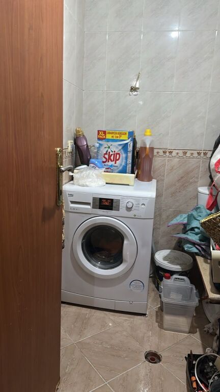 🏡 Affittasi 2+1+2  📍 Yzberisht, vicino a Big Market (Palazzo 3) 🏢 6° piano, con ascensore ✨ Arredato  💶 40.000 Lek/mese