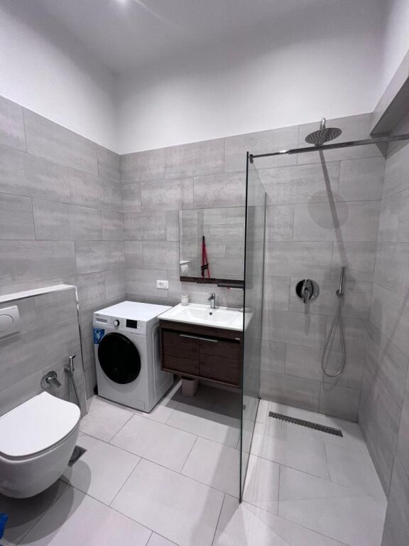 APARTAMENT ME QERA 2+1 RRUGA DURRESIT 75.000 LEKE FH-83985