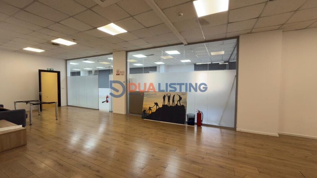 Locale commerciale in affitto – Vicino all'ex LSI