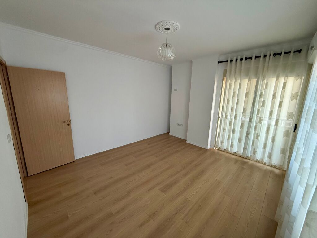 📣 SHITET Apartament 2+1 Me 2 Ballkone 📍Fresk, Rruga e Dajtit, 200 m mbi Anna Market ✨