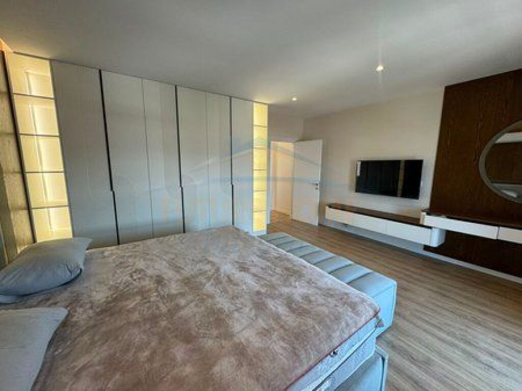 Qera, Apartament 2+1+2, Bulevardi i Ri, Tiranë.