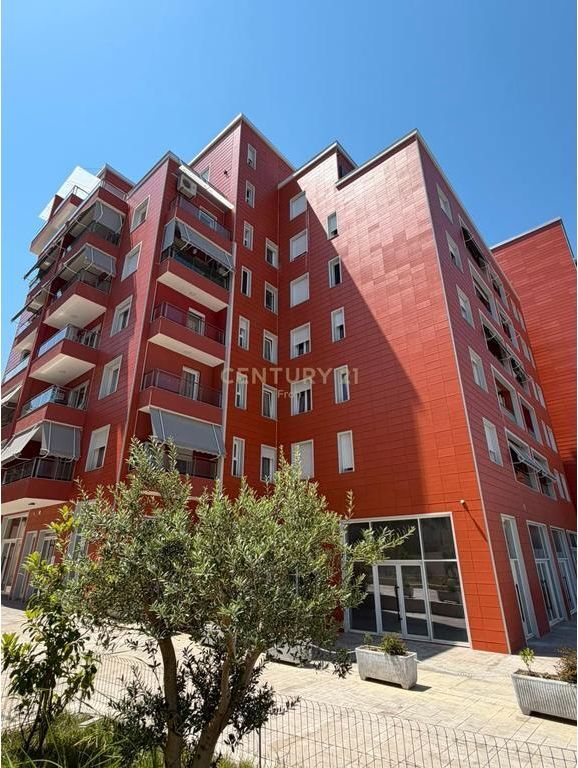 Affittasi appartamento 2+1+2 in Via Elbasani
