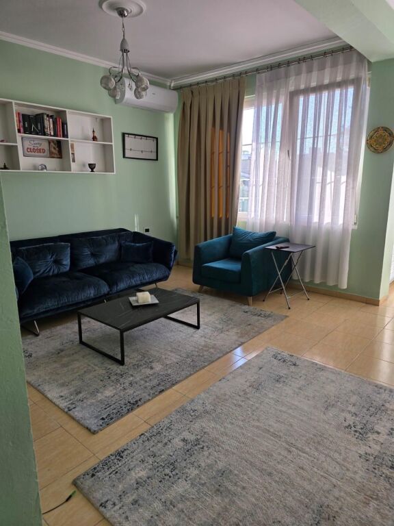 Qera , Apartament 2+1 Ish Tregu Elektrik Tirane