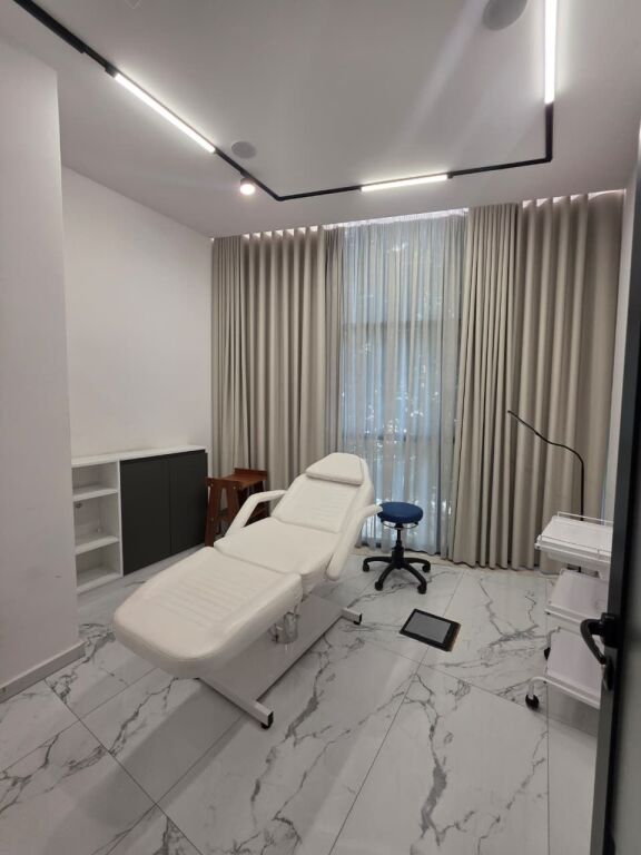 🩺 Ambiente per Clinica in Affitto – Posizione Premium nel Comune di Parigi