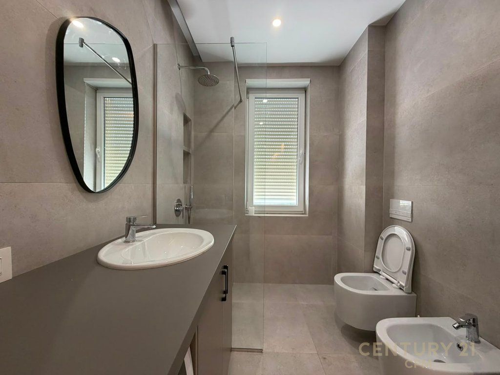 APARTAMENT 2+1+2+ POST PARKIMI ME QIRA PRANË KODRËS SË DIELLIT! 700 € /Muaj
