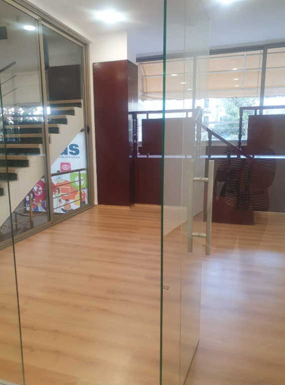 Locale Commerciale in Affitto Dopo il 15° Piano – 79,86 m² Lordi