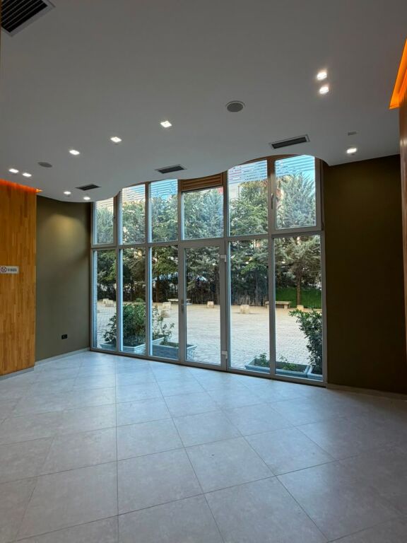 Locale commerciale in vendita ad Astir