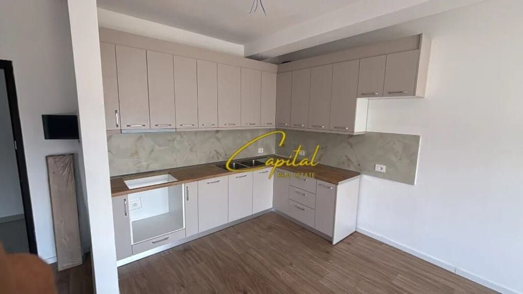 APARTAMENT ME QIRA 1+1 5 MAJI 40.000 LEKE