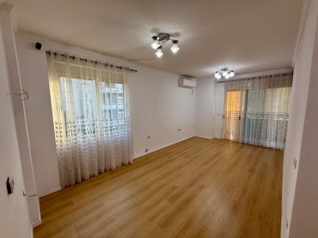 📣 SHITET Apartament 2+1 📍Fresk, Rruga e Dajtit, Prane Market Klodi ✨