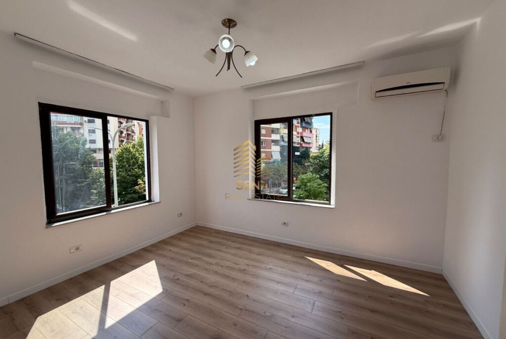 Affitto, Locale Commerciale 3+1+2blk, Via Elbasan, 800 Euro/mese Netto