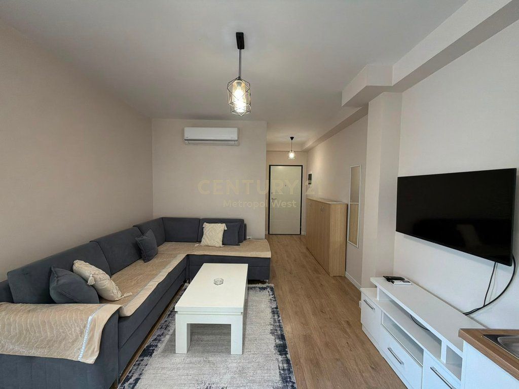 Apartament 1+1 me Qira tek Ish Tregu Elektrik 650 € /Muaj