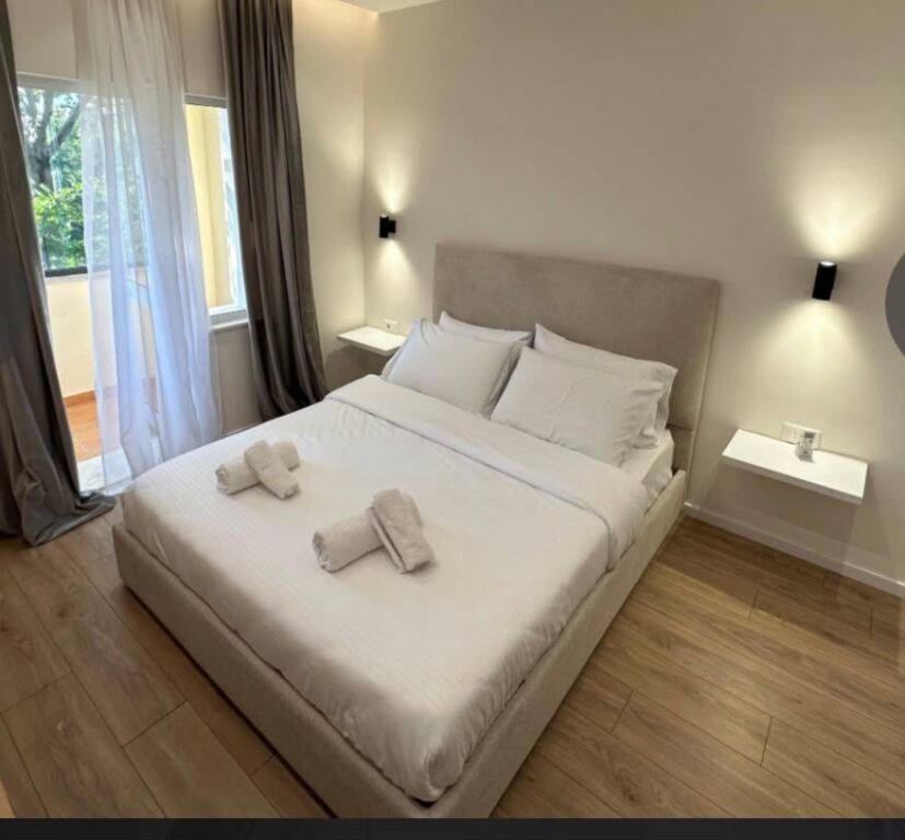 JEPET APARTAMENT ME QERA 2+1, BULEVARDI BAJRAM CURRI