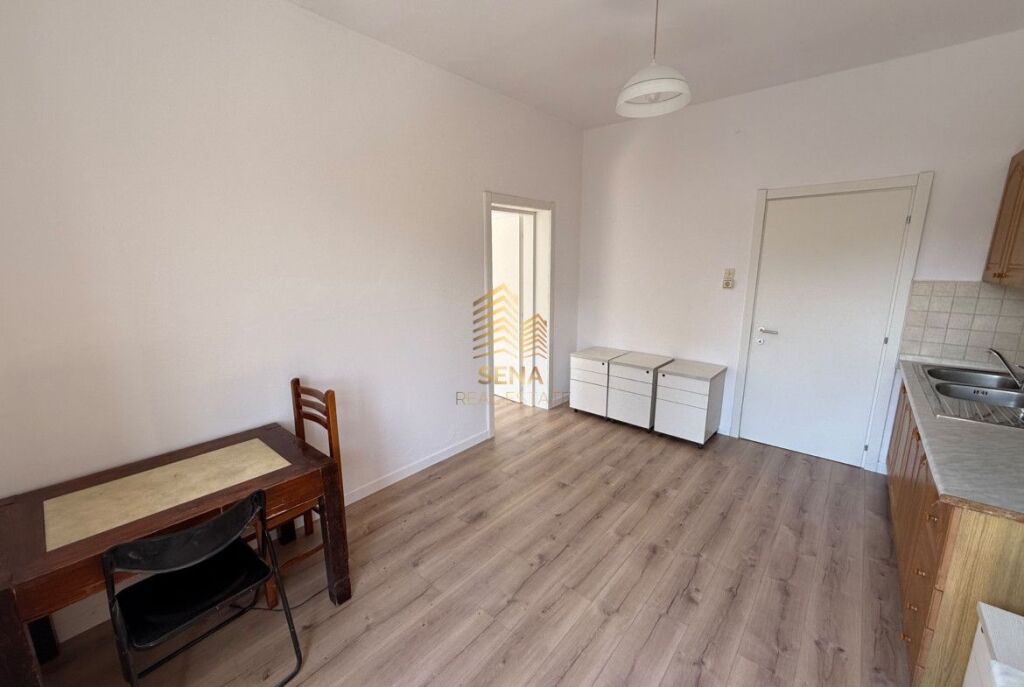 Affitto, Locale Commerciale 3+1+2blk, Via Elbasan, 800 Euro/mese Netto