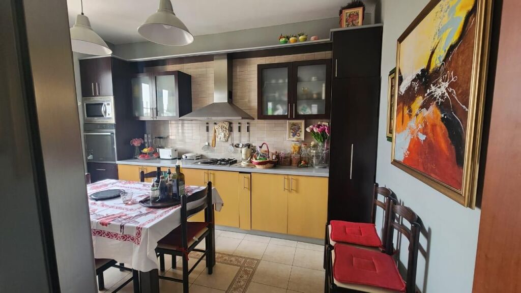Apartament 2+1 me qira – Pranë Ambasadës Amerikane !