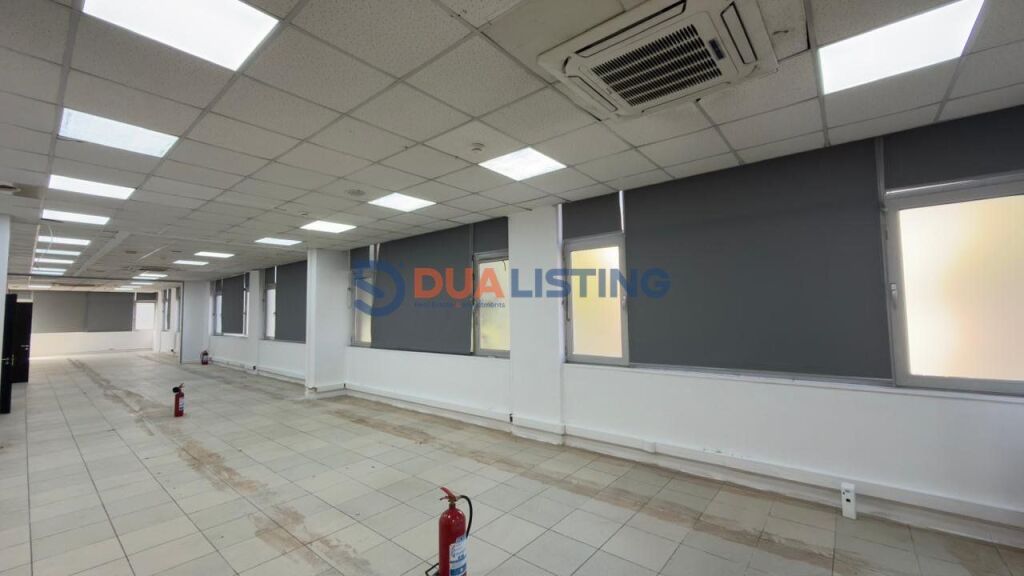 Locale commerciale in affitto – Vicino all'ex LSI