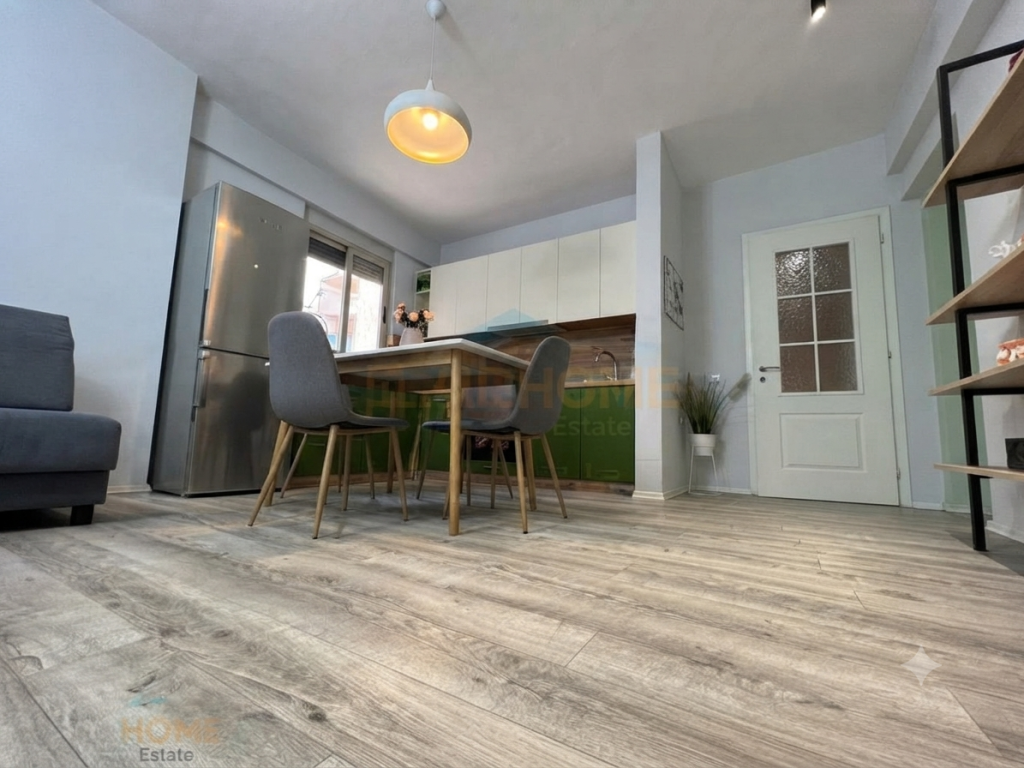 Qira, Apartament 3+1+2, Stacioni Trenit, Tiranë