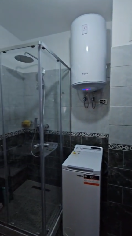 Apartament 1+1 per shitje Rruga e Kavajes !